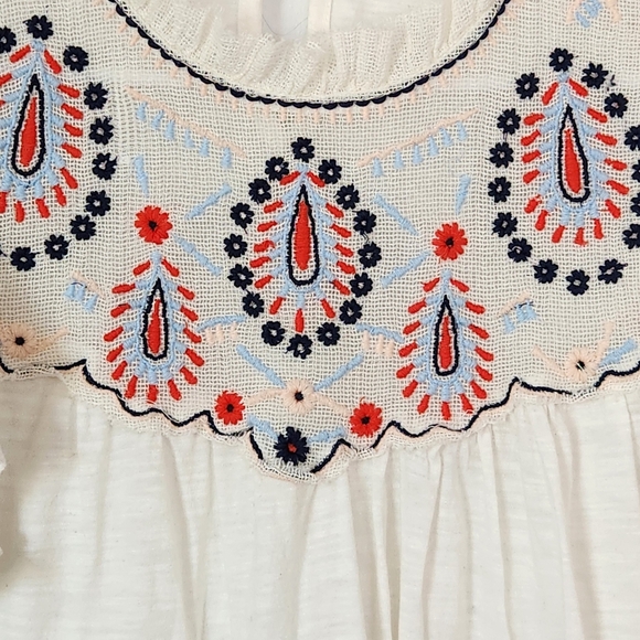 Lucky Brand Cream Embroidered Cap Sleeve Blouse Medium - Picture 3 of 11